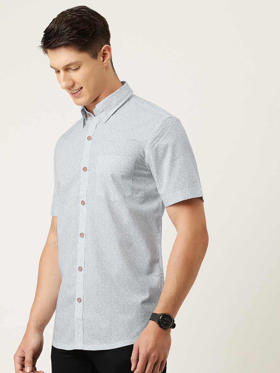 

Burnt Umber Men White & Blue Regular Fit Printed Casual Shirt