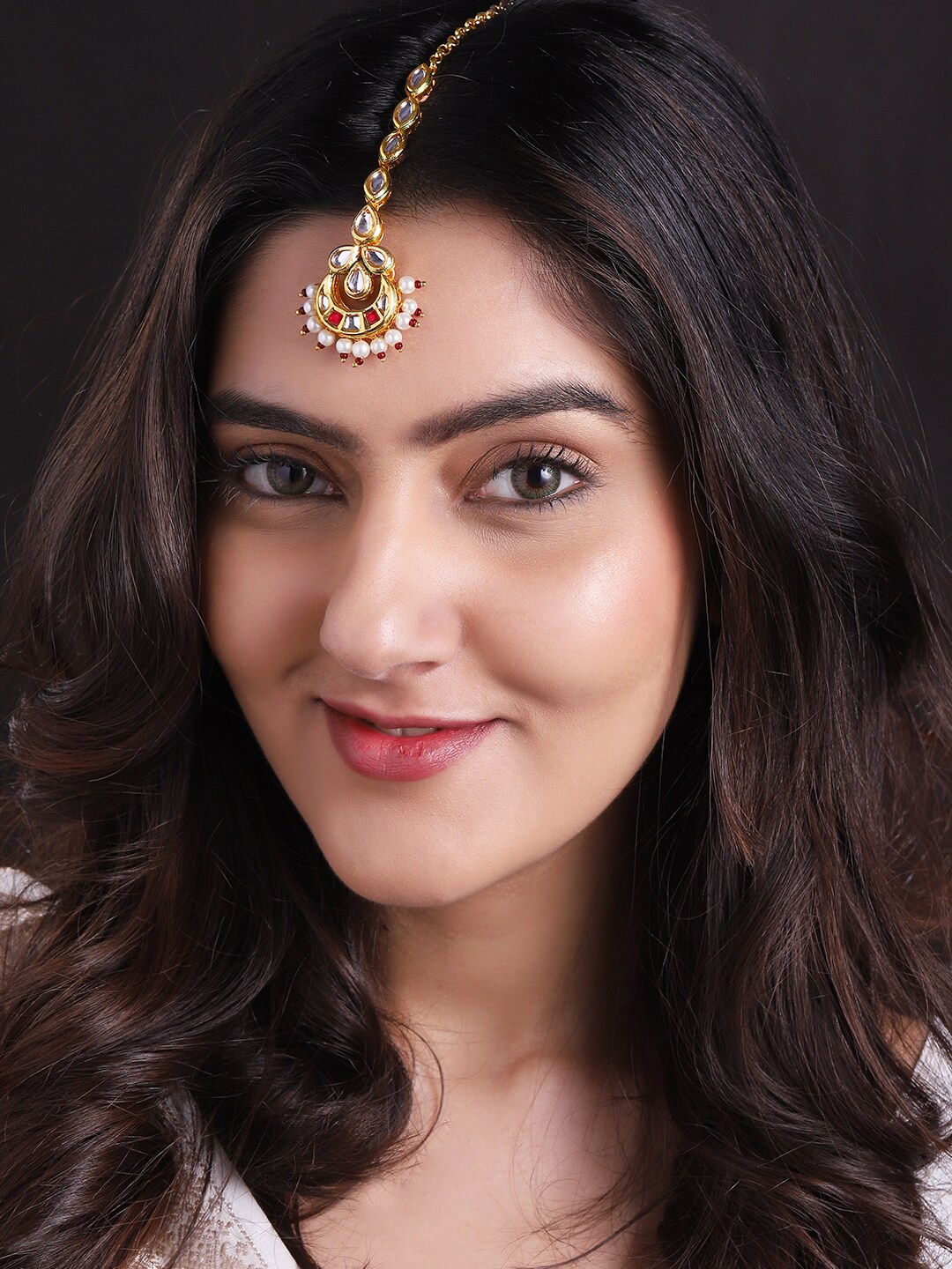 

Rubans 24K Gold-Plated & White Kundan Studded & Pearl Beaded Handcrafted Maang Tikka