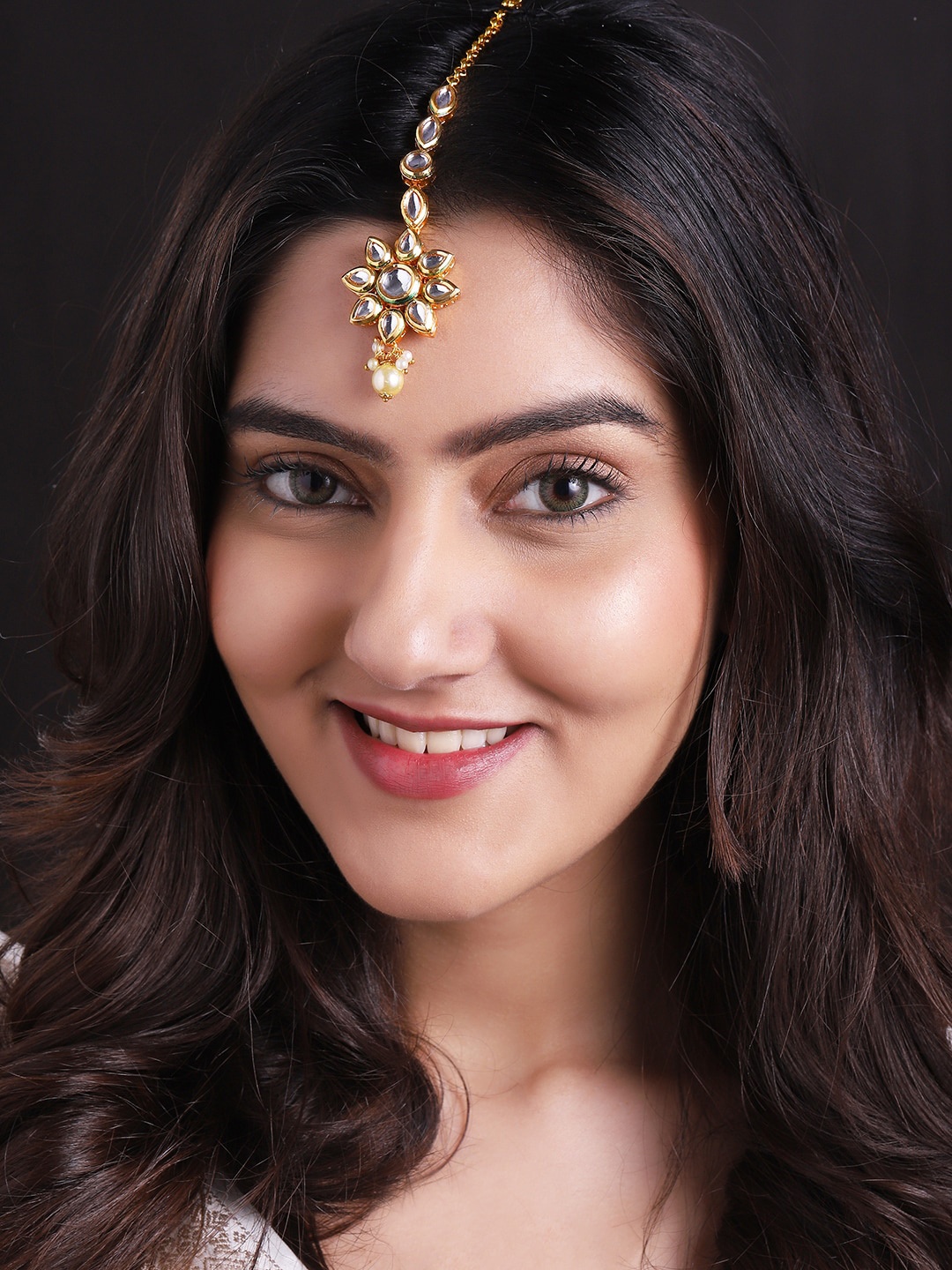 

Rubans 24K Gold-Plated & White Kundan Studded Handcrafted Maang Tikka