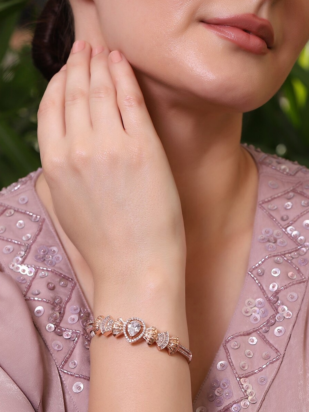 

Rubans Rose Rose Gold-Plated & White CZ Studded Handcrafted Bracelet