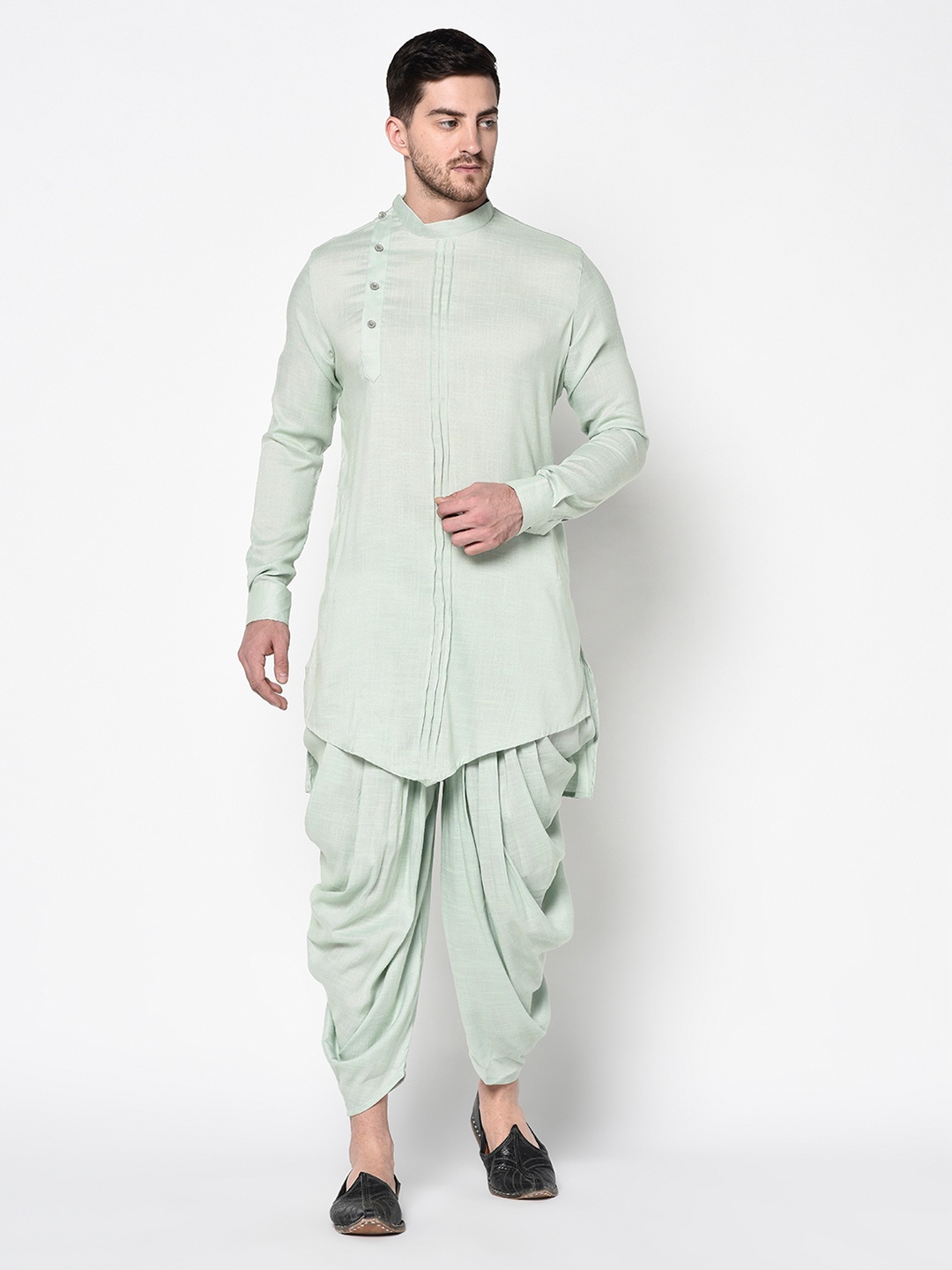 

DEYANN Men Green Solid Kurta with Patiala