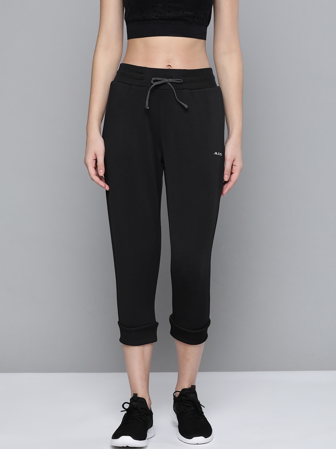 

Alcis Women Black Slim Fit Solid Three Fourth Length Joggers