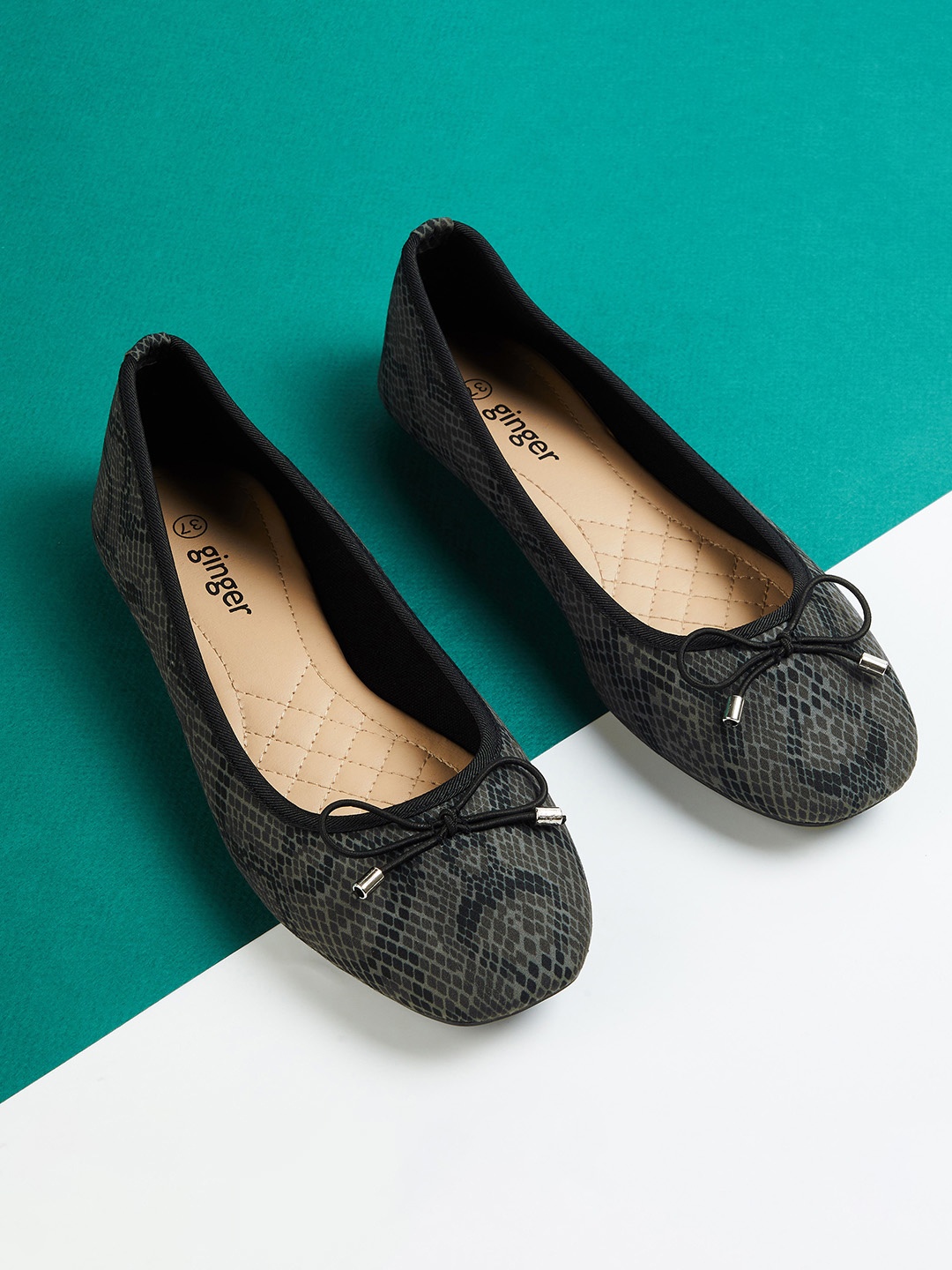 

Ginger by Lifestyle Women Black Textured Ballerinas