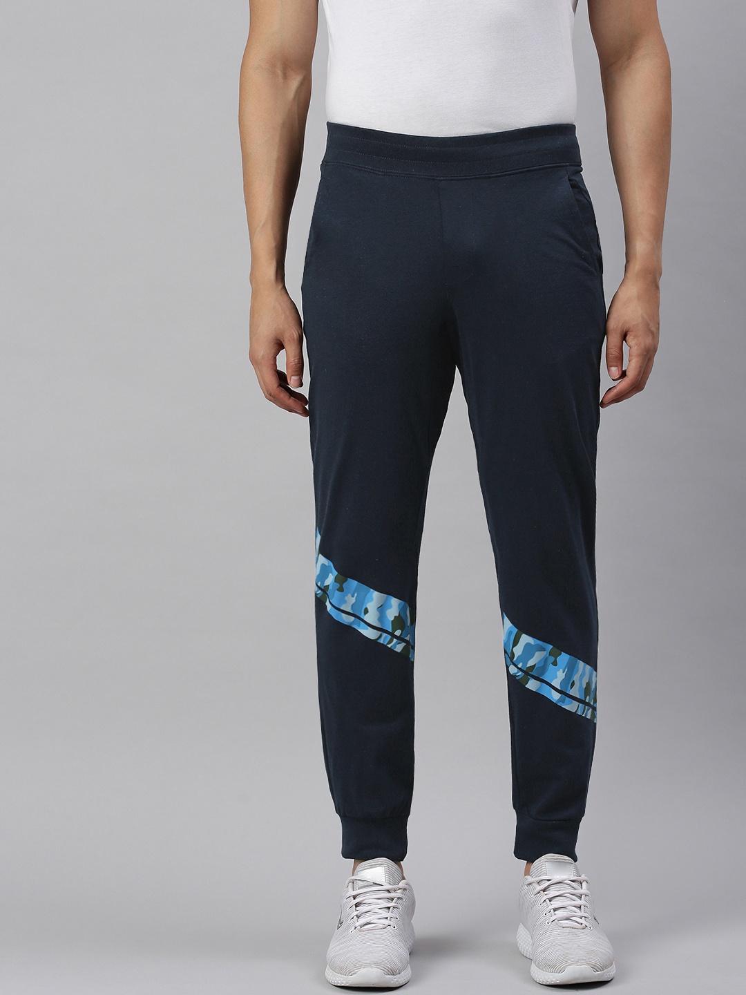 

Huetrap Men Navy Blue Solid Regular Fit Sustainable Joggers