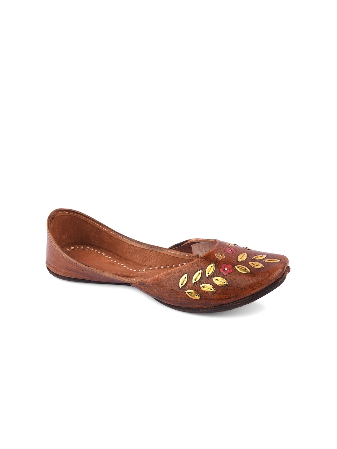 

DESI COLOUR Women Brown Embellished Leather Mojaris