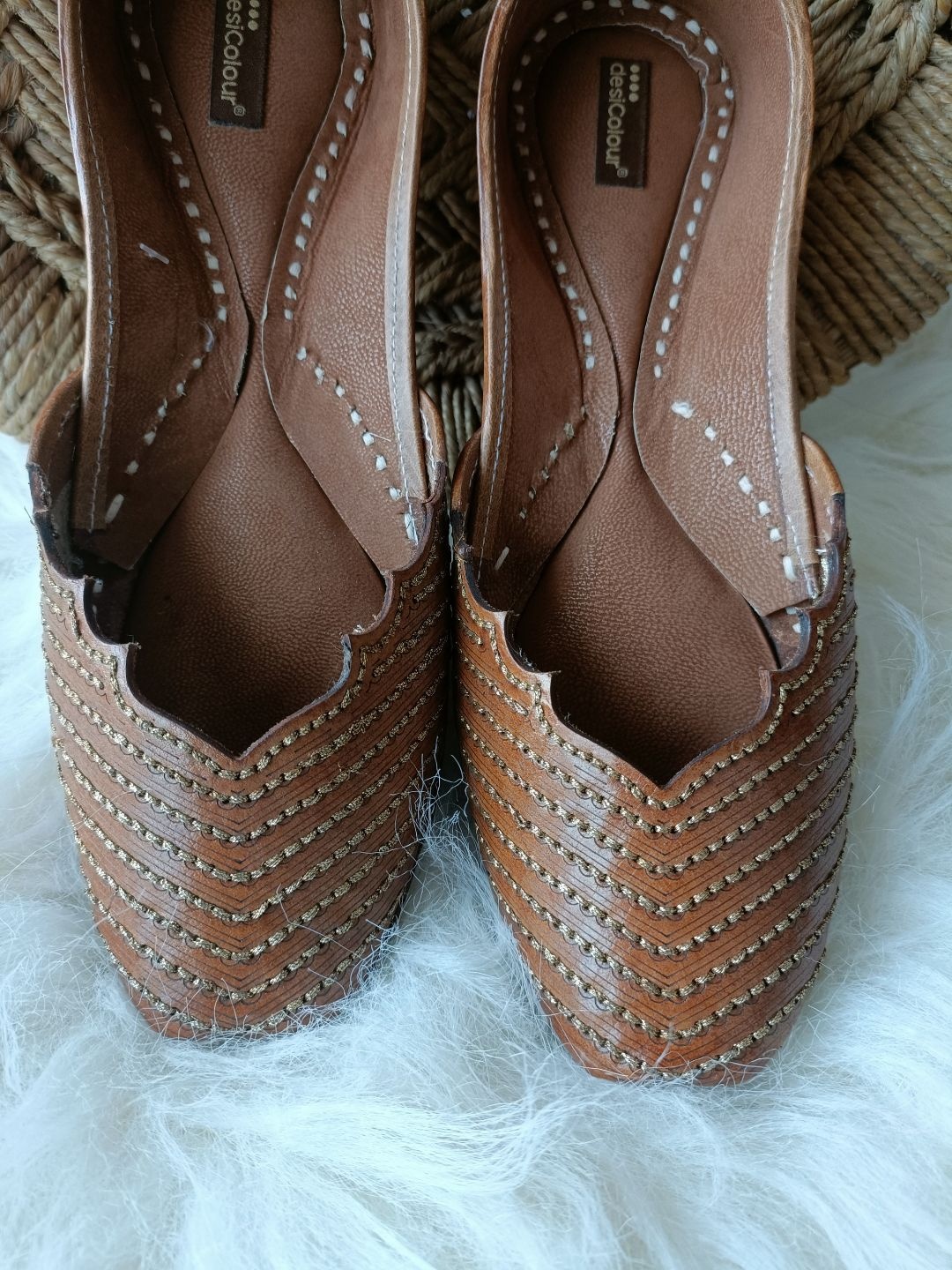 

DESI COLOUR Women Brown Embellished Leather Handcrafted Mojaris