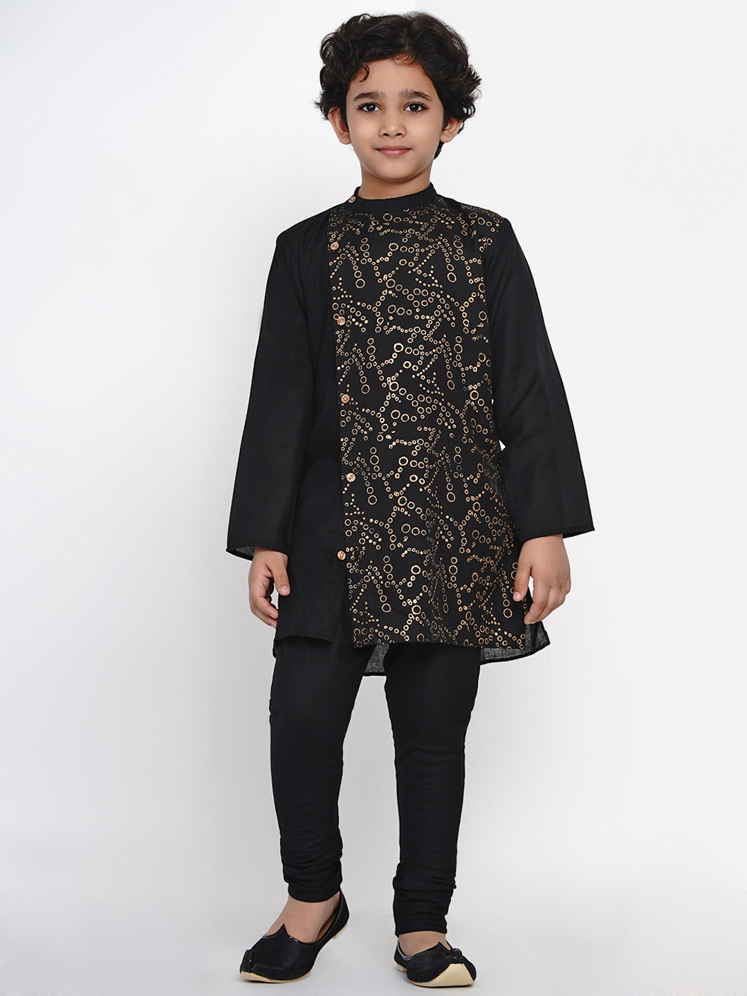 

Bittu By Bhama Boys Black Printed Kurta with Pyjamas