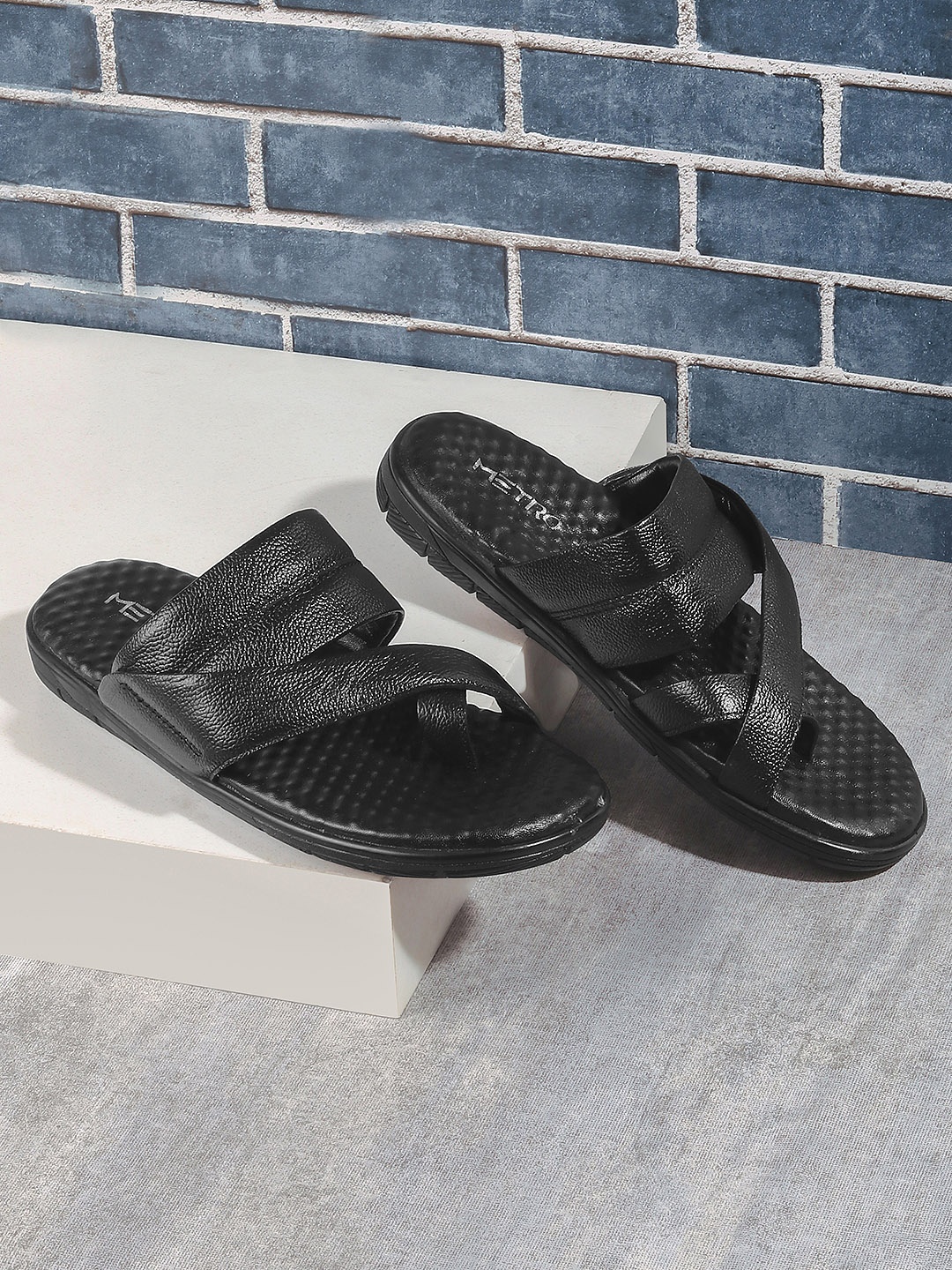 

Metro Men Black Solid Leather Comfort Sandals