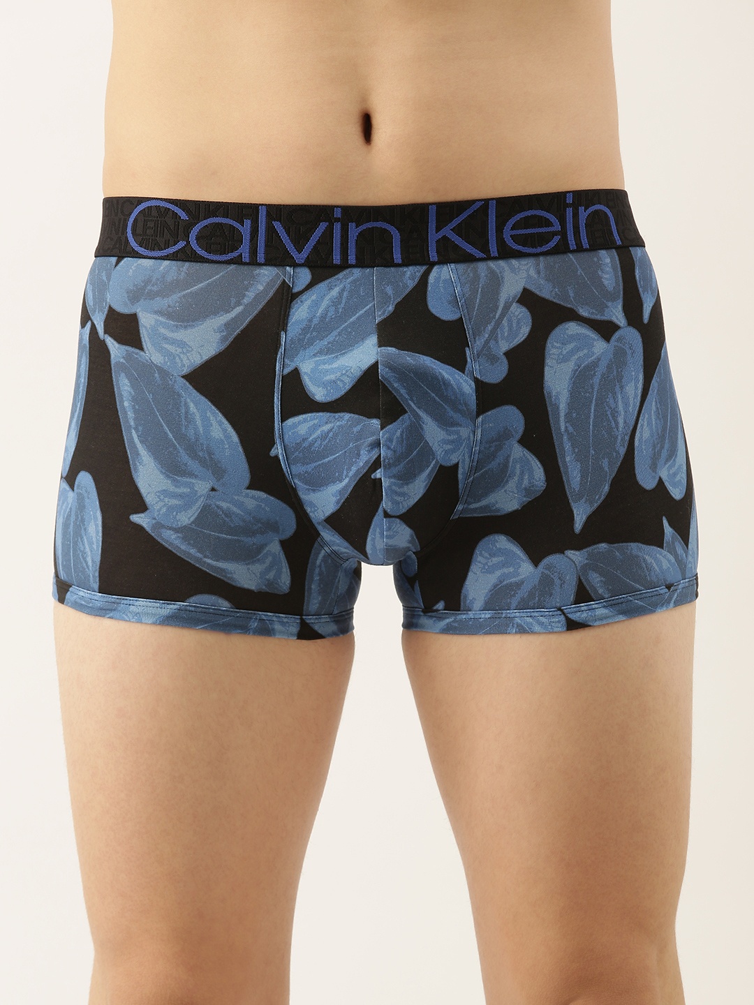 

Calvin Klein Underwear Men Navy Blue Printed Trunks NB2848KDY