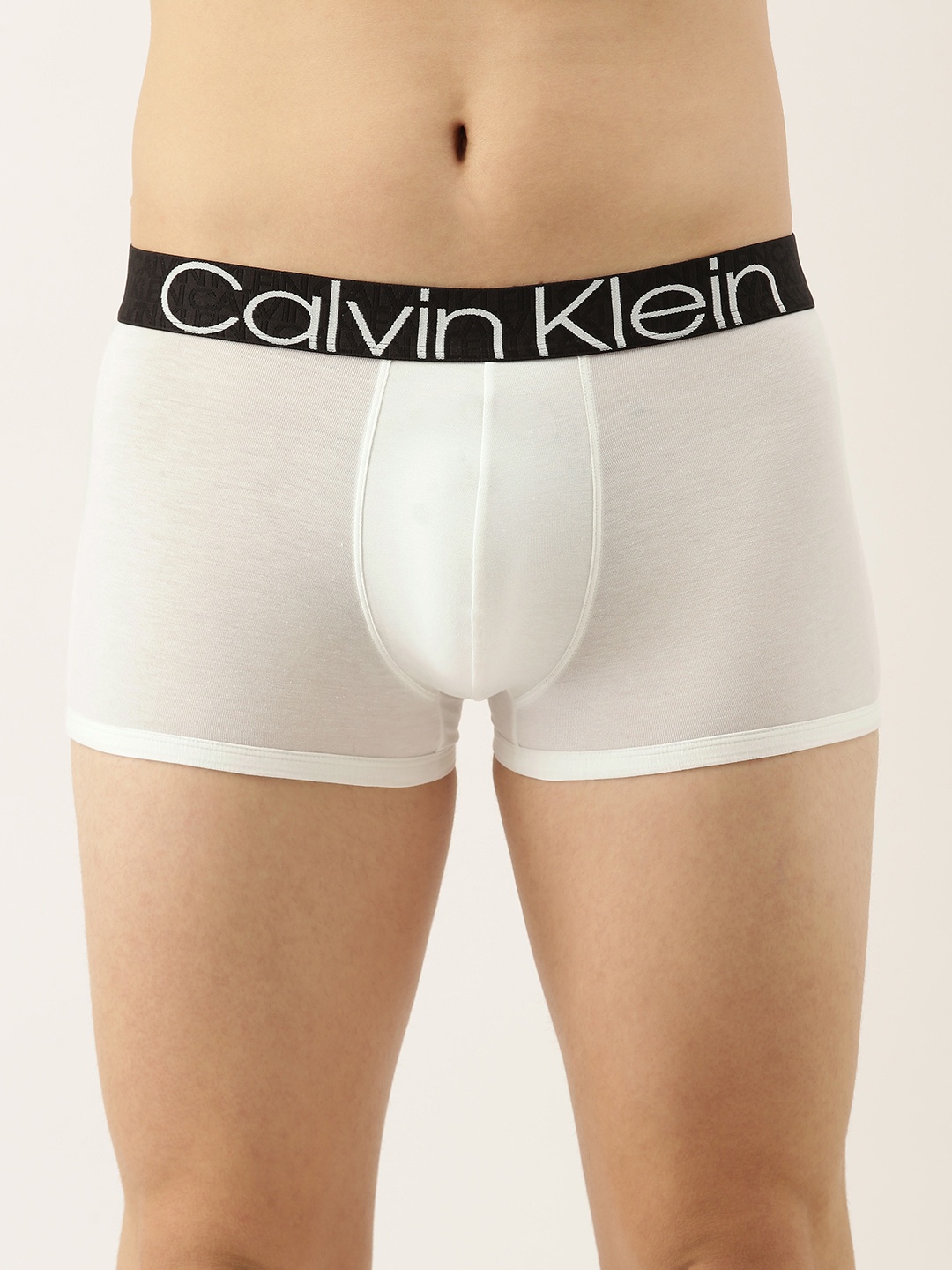 

Calvin Klein Underwear White Grey Solid Trunks NB2682100