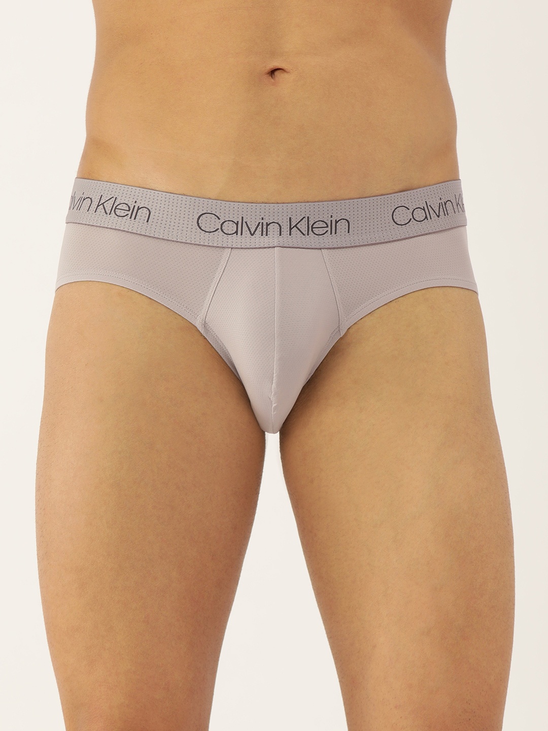 

Calvin Klein Underwear Men Silver Solid Briefs NB2752PS6