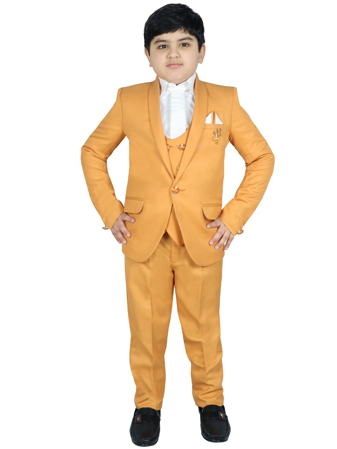 

SG YUVRAJ Boys Yellow Solid Single-Breasted Party Suit