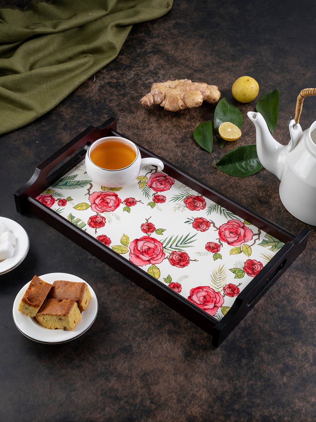 

KOLOROBIA White & Pink Misty Morning Roses Medium Wooden Tray