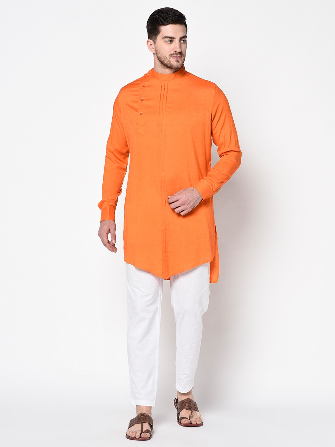 

DEYANN Men Coral & White Rayon Solid Kurta with Pyjamas