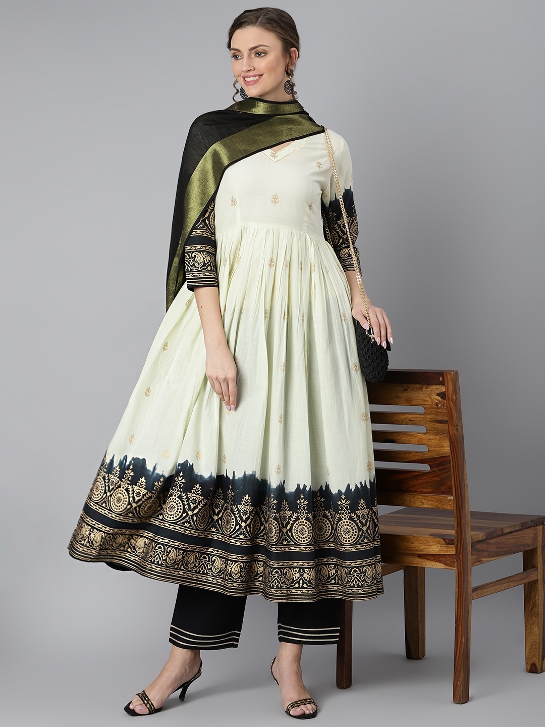 

Khushal K Women Cream-Coloured & Black Printed Kurta with Palazzos & Dupatta