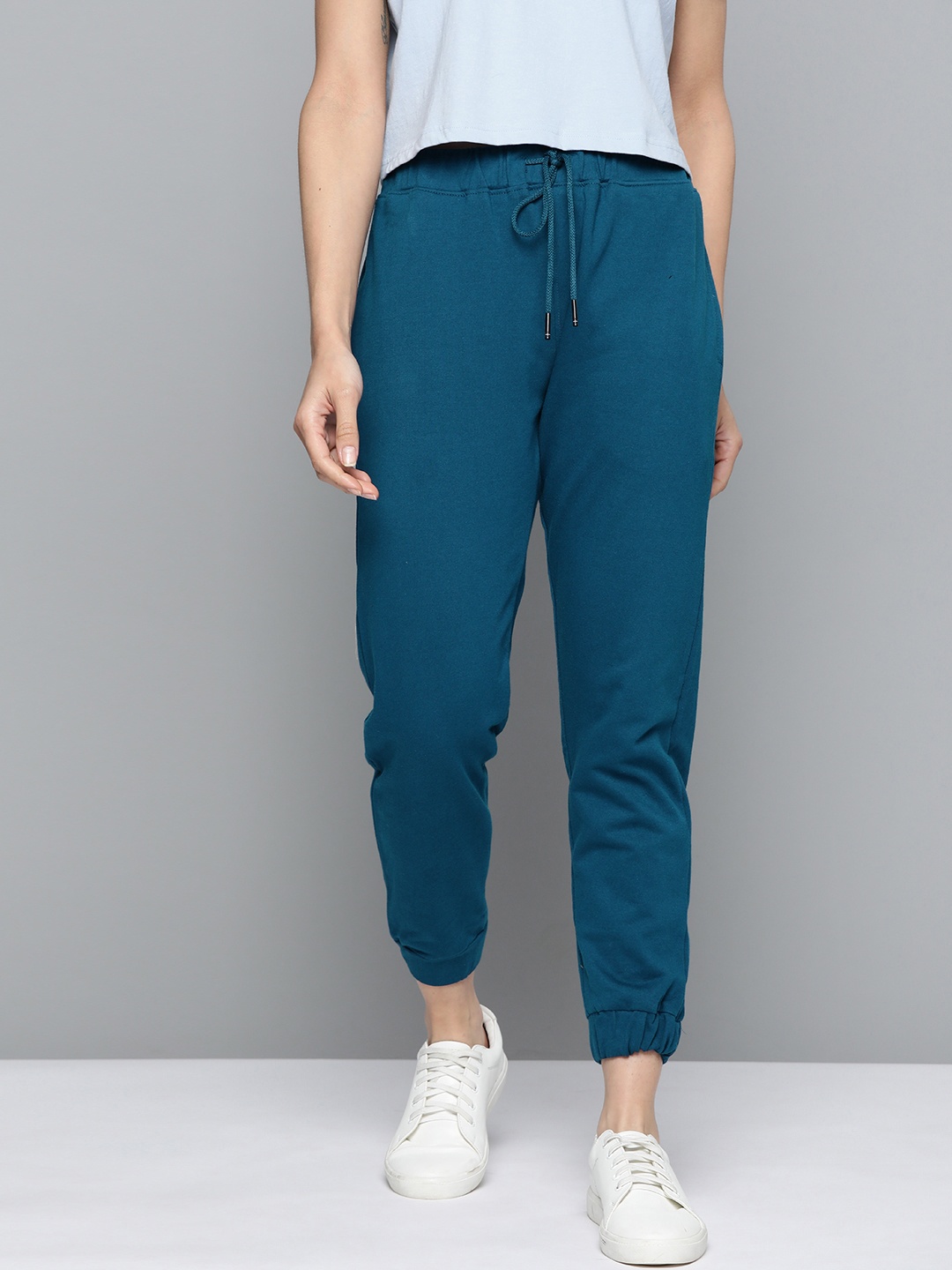 

Mast & Harbour Women Blue Solid Cropped Joggers