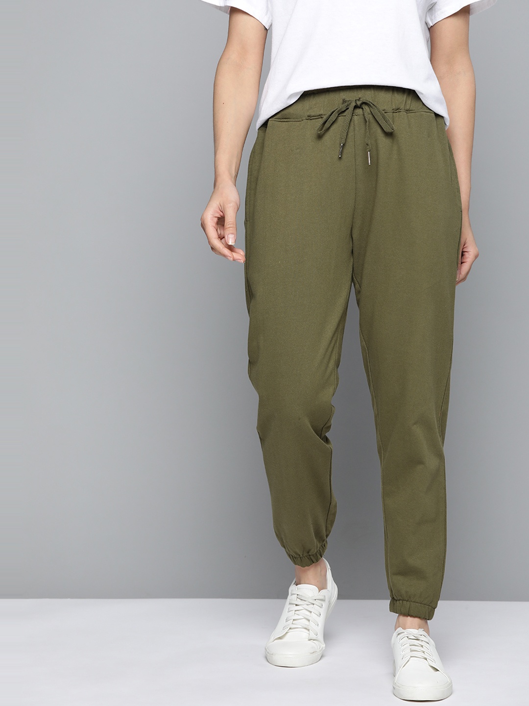 

Mast & Harbour Women Olive Green Solid Pure Cotton Cropped Joggers