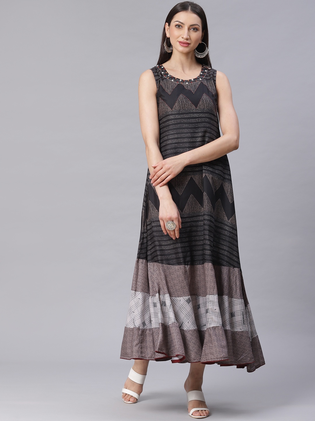 

Chhabra 555 Women Black & Off-White Printed Made to Measure Panelled Maxi Dress