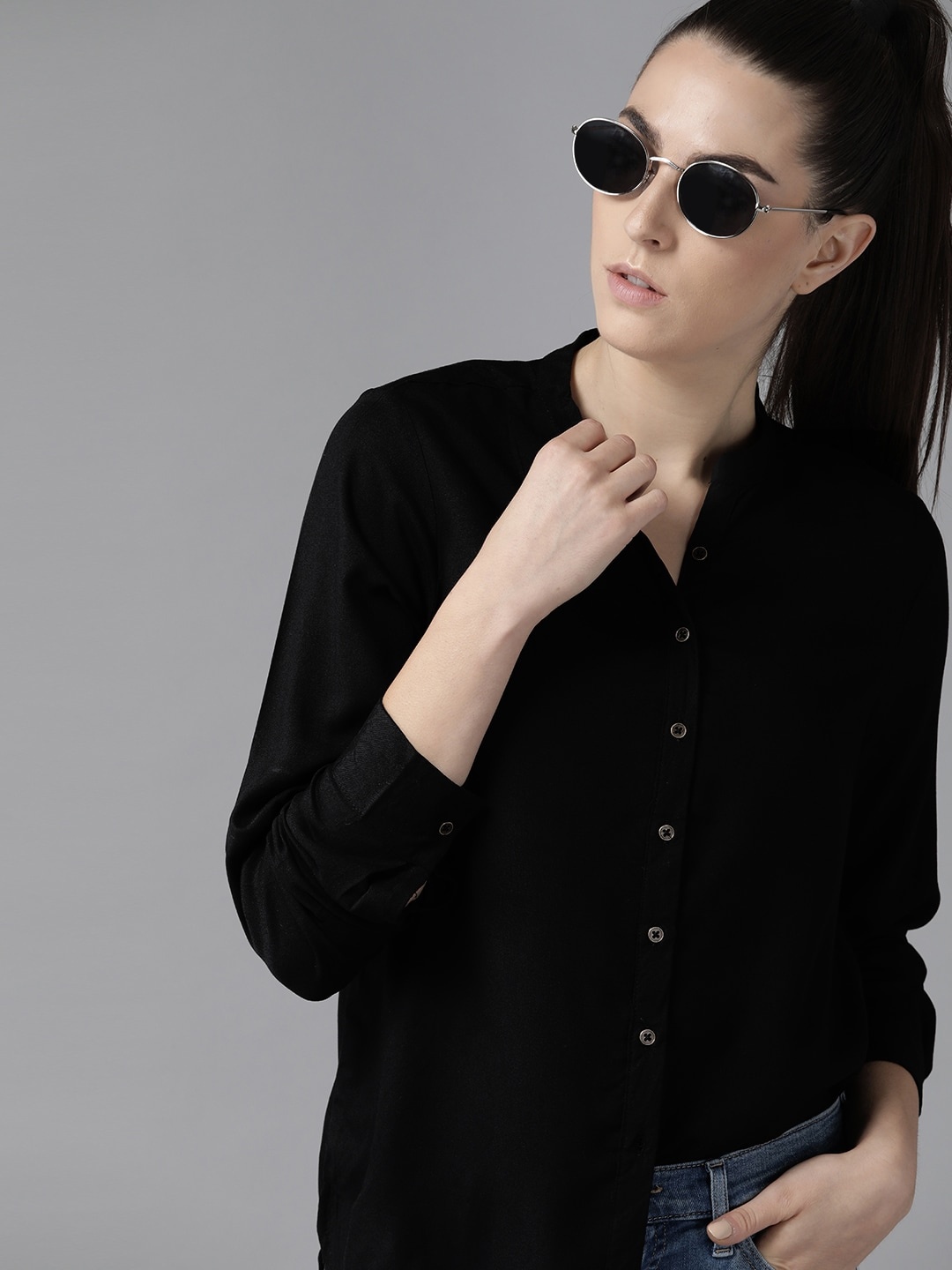 

Roadster Women Black Regular Fit Solid Casual Shirt