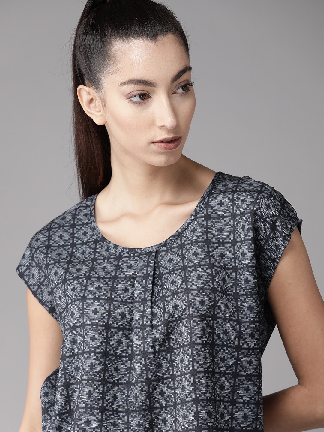 

The Roadster Lifestyle Co Navy Blue & Grey Printed Sustainable Recycled Poly Regular Top