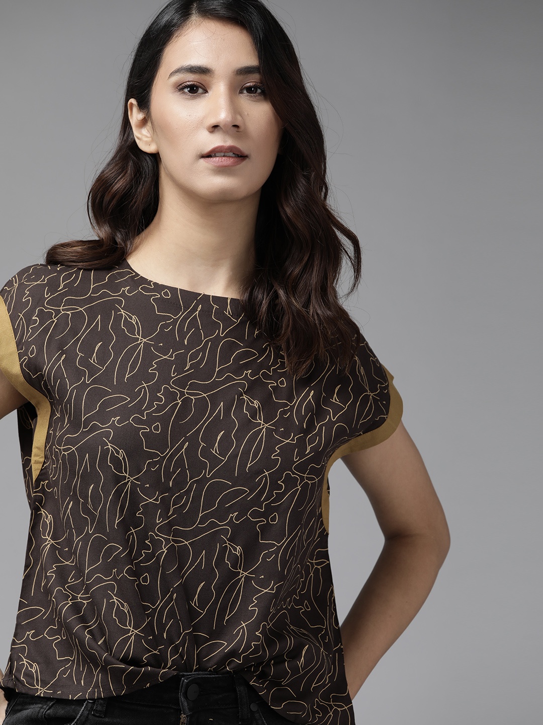 

The Roadster Lifestyle Co Women Brown & Beige Printed EcoVero Boxy Top