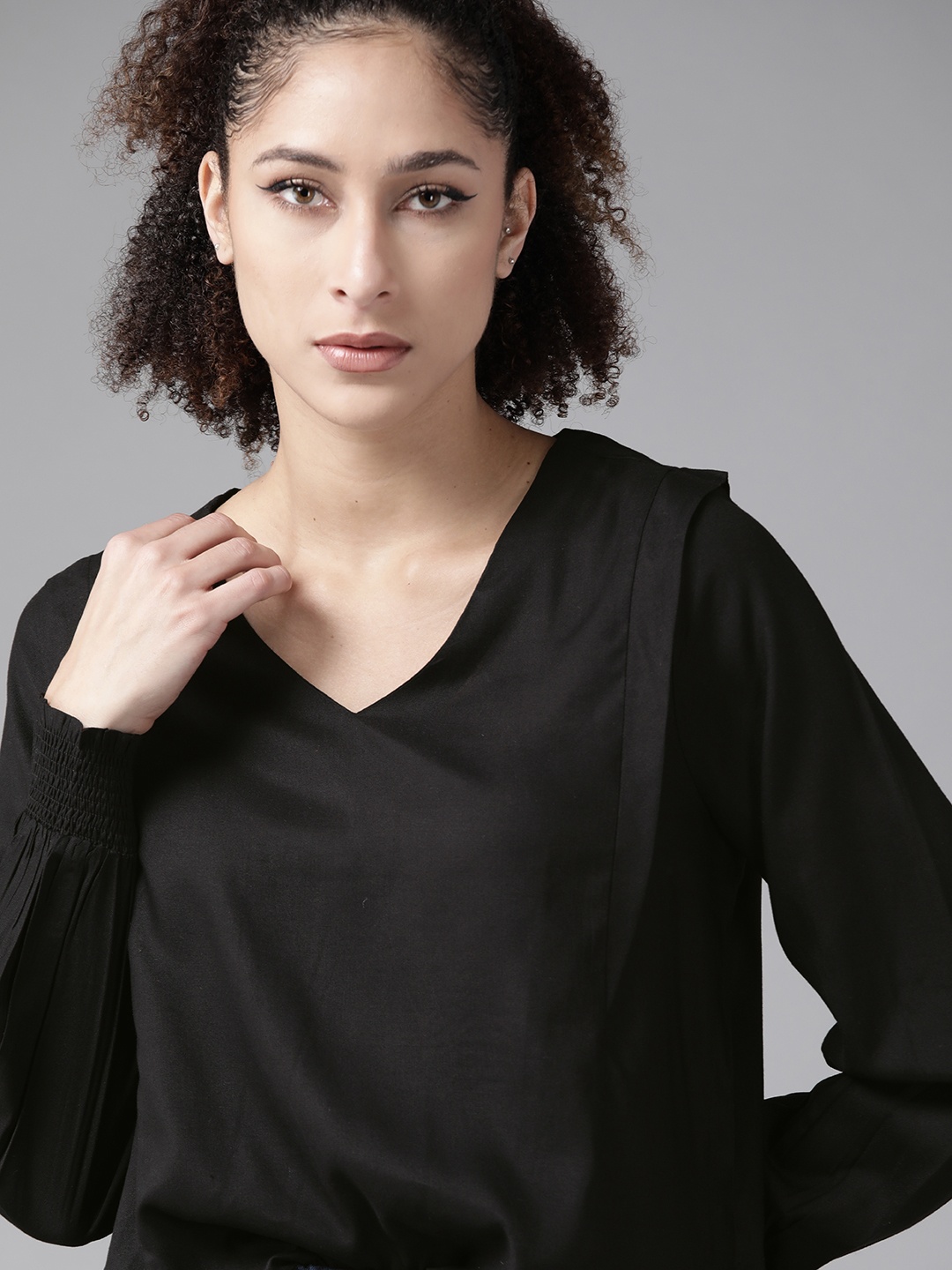 

The Roadster Lifestyle Co Women Ecovero Black Regular Top
