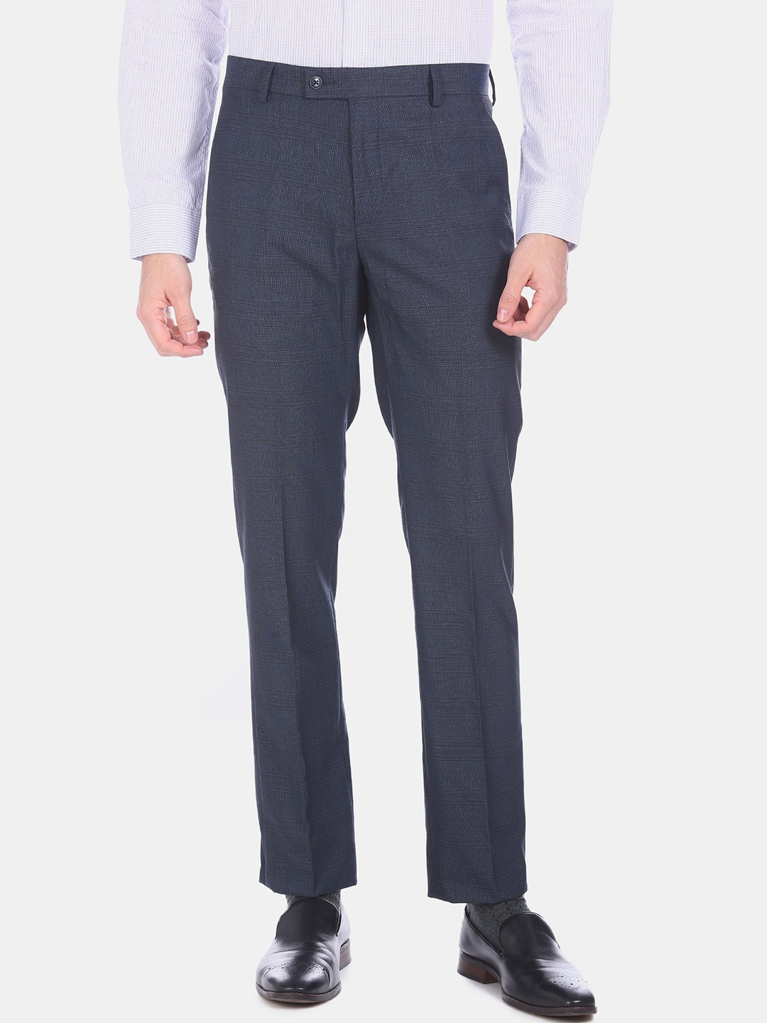 

Arrow Men Blue Regular Fit Solid Regular Trousers