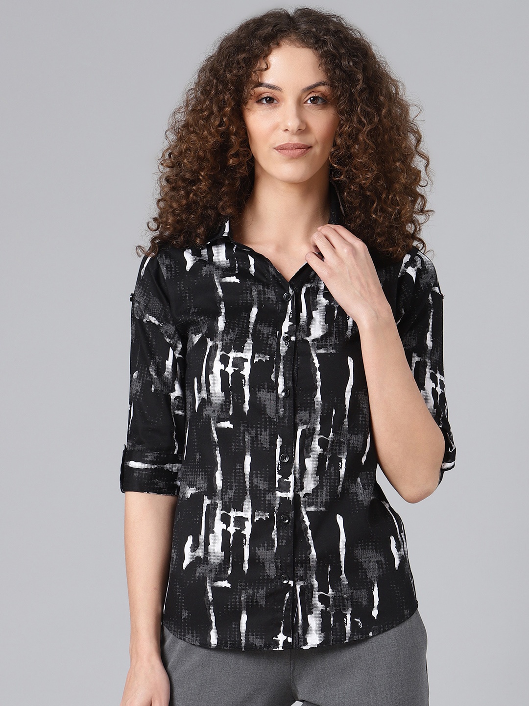 

Shaftesbury London Women Black & White Smart Slim Fit Printed Casual Shirt