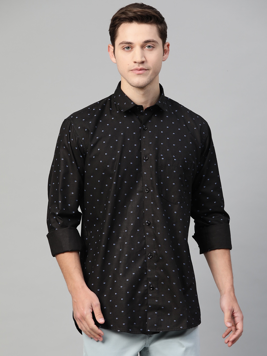 

Shaftesbury London Men Black & Blue Smart Slim Fit Printed Semiformal Shirt