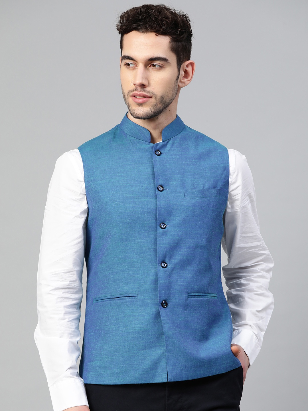 

Shaftesbury London Men Blue & Green Solid Dual Toned Nehru Jacket