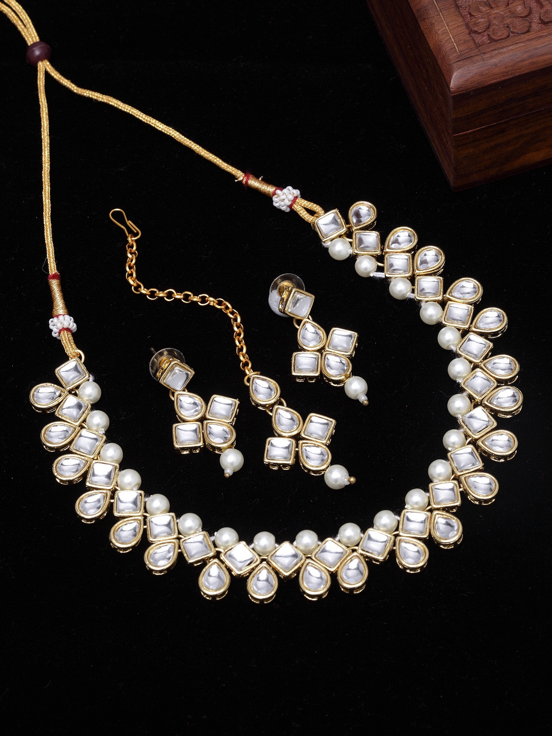 

PANASH Gold-Plated & White Kundan Studded & Beaded Handcrafted Jewellery Set