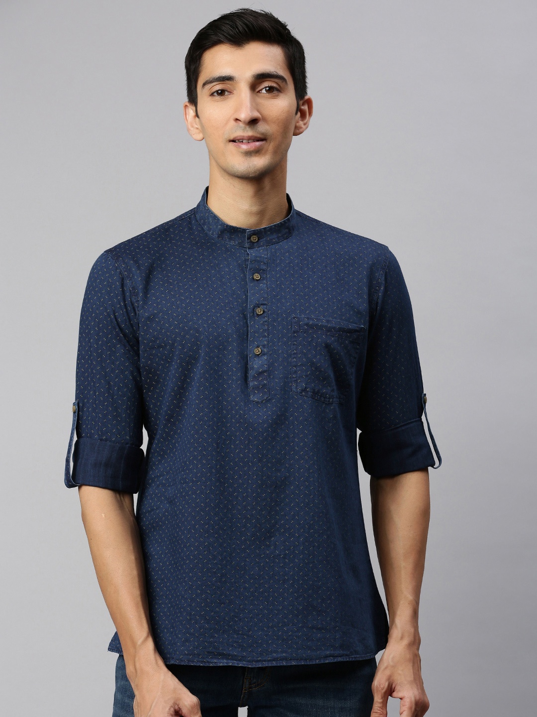 

Manyavar Men Blue Printed Short Kurta