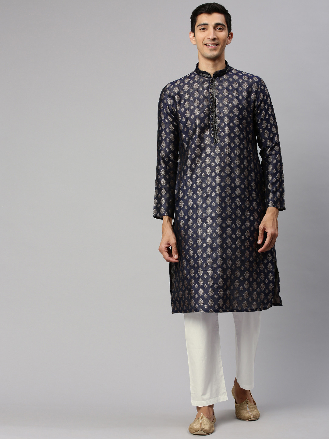 

Manyavar Men Navy Blue & Gold-Toned Embroidered Kurta with Pyjama
