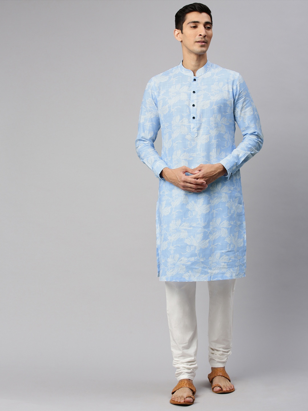 

Manyavar Men Blue & White Printed Straight Kurta