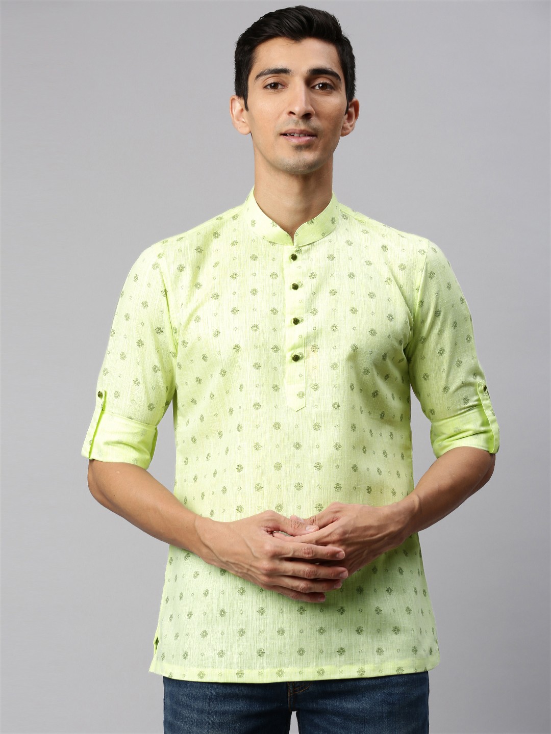 

Manyavar Men Green Printed Short Kurta
