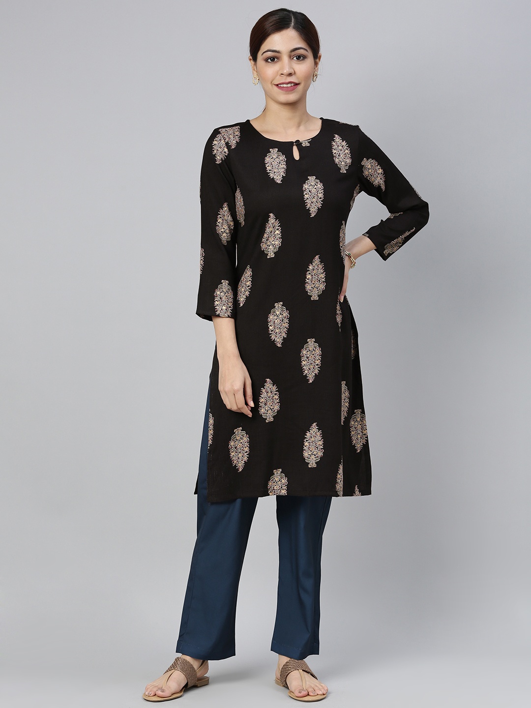 

AHIKA Women Black Floral Printed Keyhole Neck Kurta