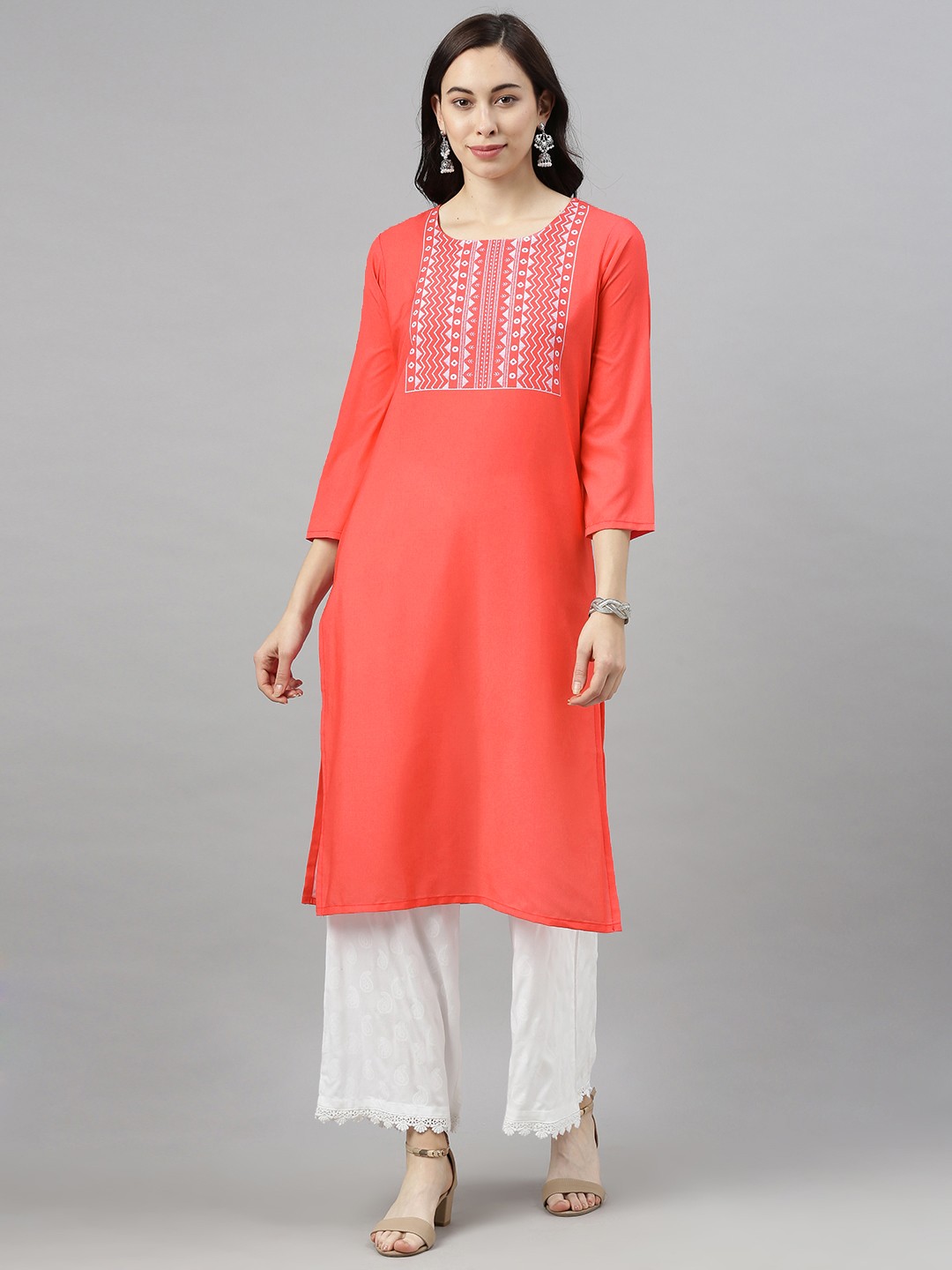 

AHIKA Women Coral Geometric Embroidered Kurta