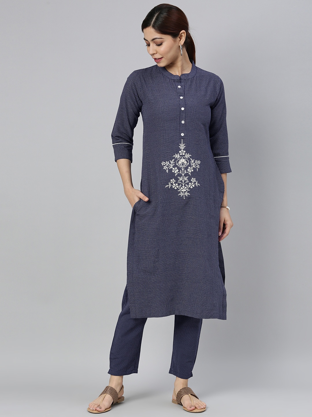 

AHIKA Women Navy Blue & White Checked Kurta with Trousers