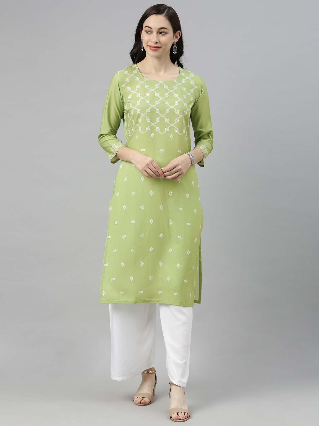 

AHIKA Women Green & White Floral Printed Kurta