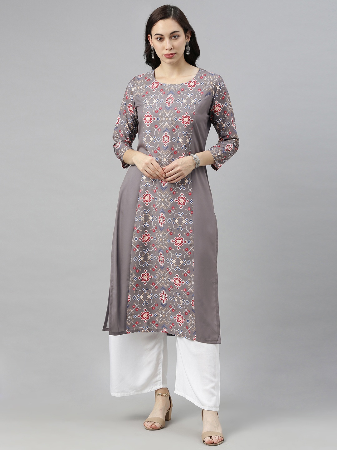 

AHIKA Women Grey & Red Geometric Printed Kurta