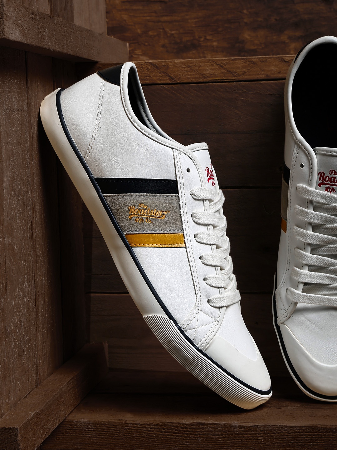

Roadster Men White Sneakers