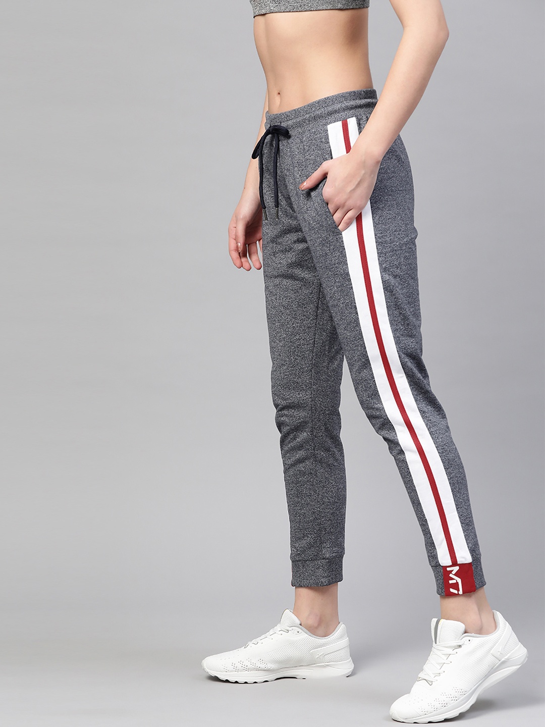 

M7 by Metronaut Women Navy Blue Solid Cropped Joggers