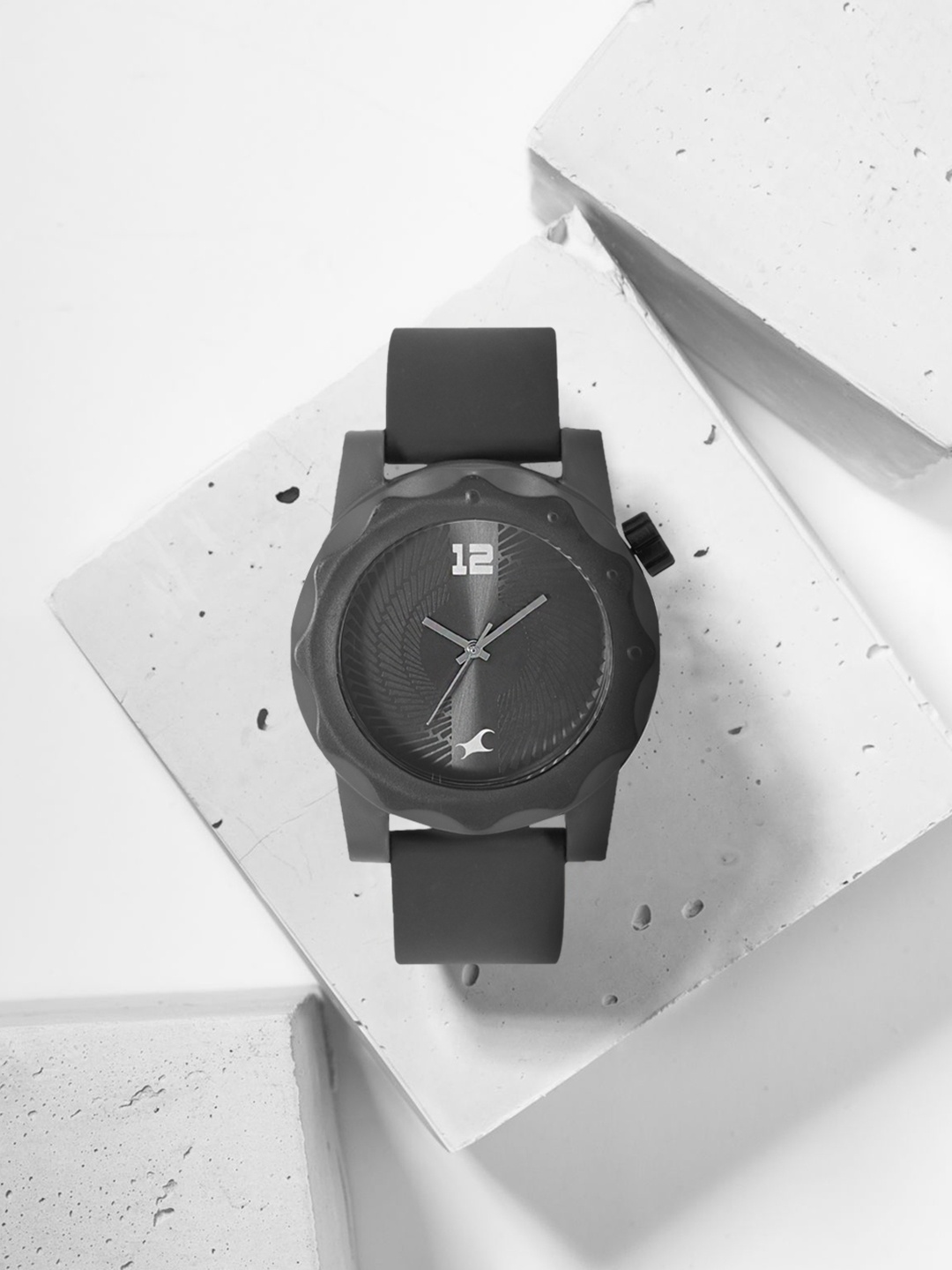 

Fastrack Unisex Black Dial & Straps Textured Analogue Watch 38022PP03J
