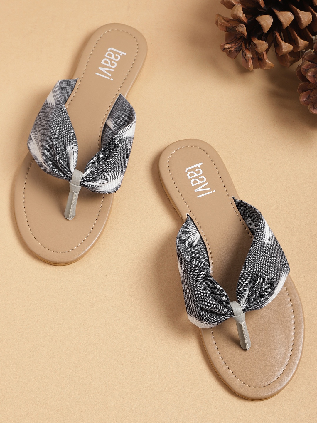 

Taavi Women Charcoal Grey & White Handcrafted Ikkat Woven Design Open Toe Flats