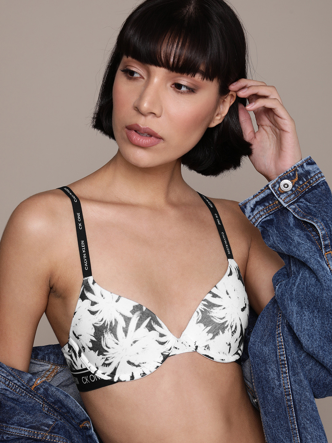 

Calvin Klein Underwear Women Black & White Floral Underwired Lightly Padded Bra