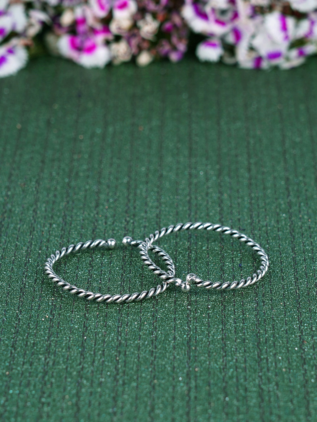 

FIROZA Women Set of 2 Oxidised Silver-Toned Textured Toe Thumb Adjustable Rings