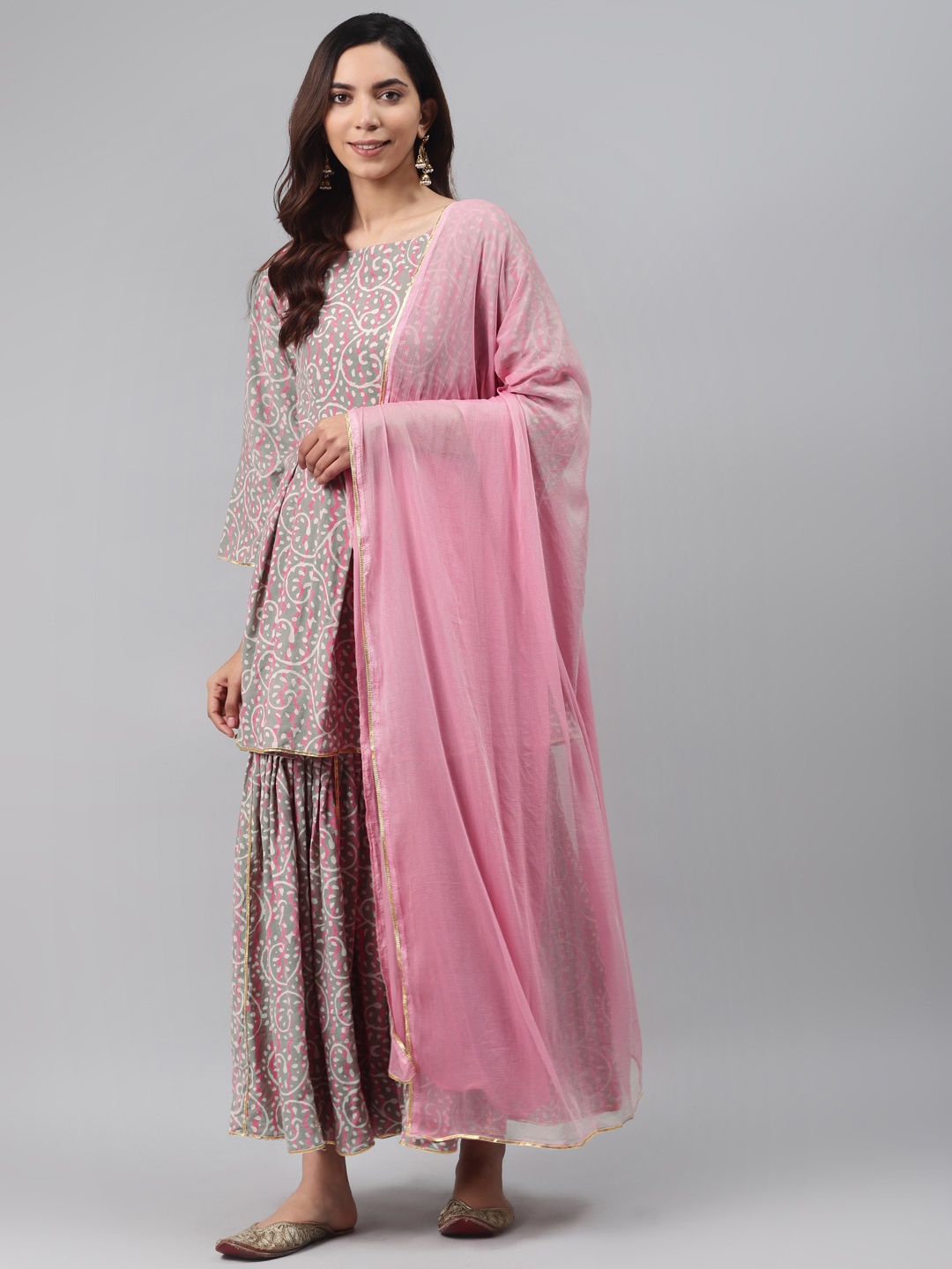 

Rangpur Women Mauve & Pink Printed Pure cotton Kurta with Sharara & Dupatta