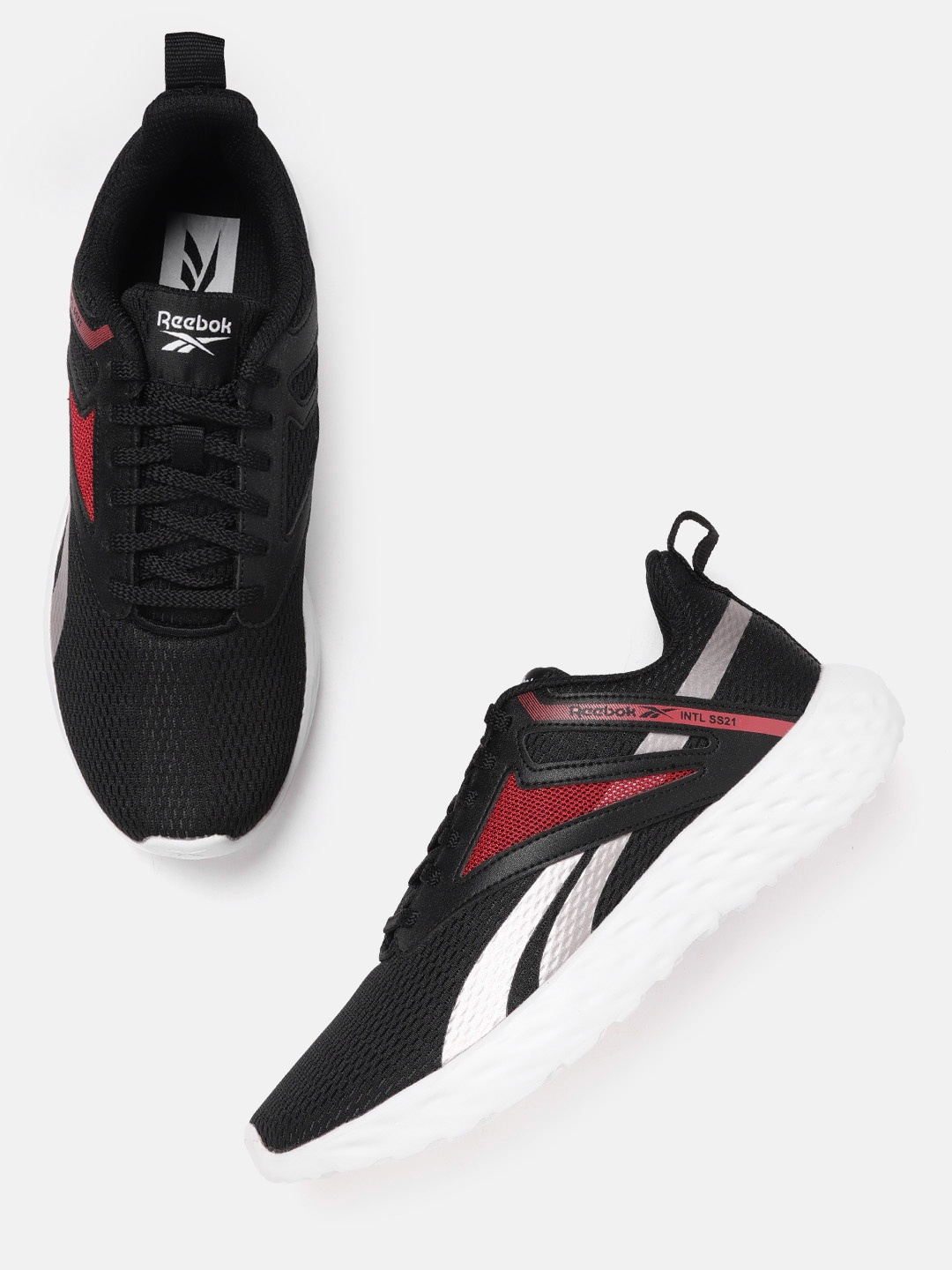 

Reebok Men Black & Red Woven Design Conor Running Shoes
