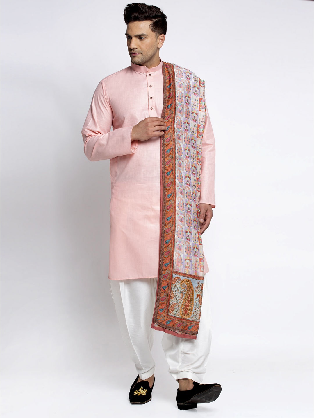 

MAXENCE Men Pink & White Solid Kurta with Salwar & Pashmina Shawl
