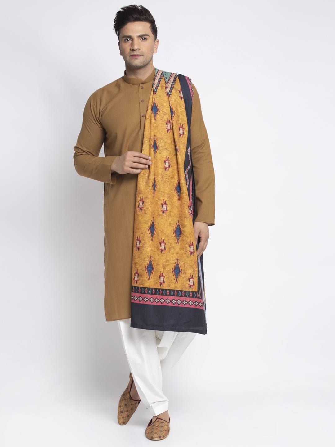 

MAXENCE Men Brown & Off-White Solid Kurta with Pyjamas & Shawl